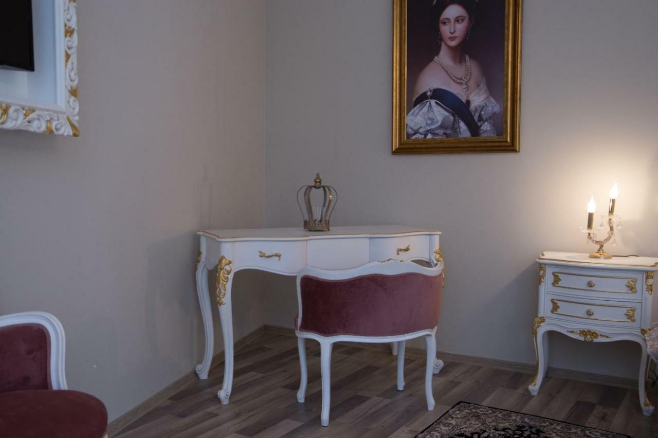 Hotel Boutique Vila Lakastel Σινάια Εξωτερικό φωτογραφία