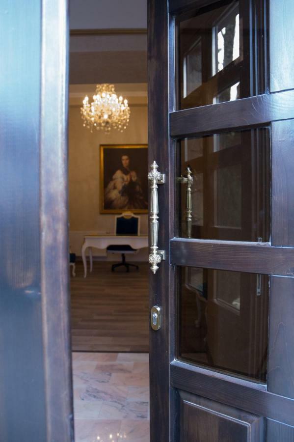 Hotel Boutique Vila Lakastel Σινάια Εξωτερικό φωτογραφία